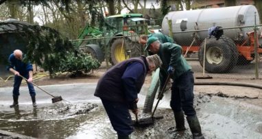 schoonmaak eendjesvijver maart 2015