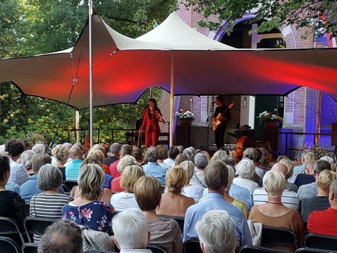 Ellen en publiek 2 72dpi